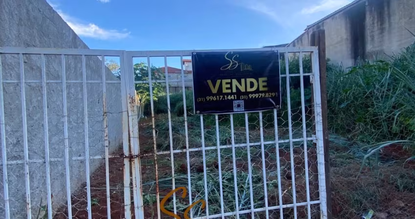 Lote Plano à Venda - Centro de Mateus Leme/MG!