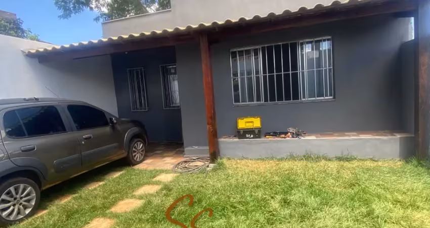 Casa Nova à Venda – Bairro Araçás, Segunda Seção, Mateus Leme       Área : 180 m²