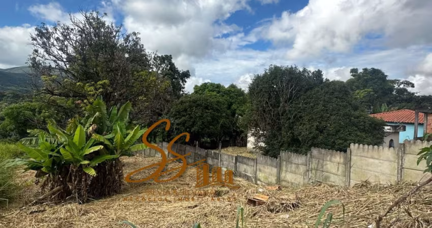 Lote no Centro de Mateus Leme – Vista Incrível para a Serra do Elefante!