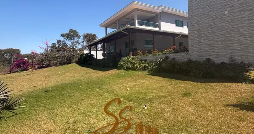 Casa de alto padrão no condomínio fechado rancho grande – mateus leme/mg   terreno amplo com 2.500 m²