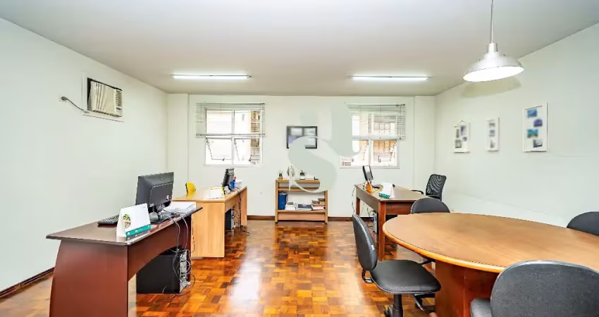 Atenção! Sala comercial à venda no Batel - sala com banheiro e garagem exclusiva e coberta