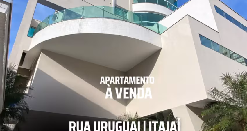 Apartamento 3 suítes e 2 vagas - vista bairro e semi mobiliado.