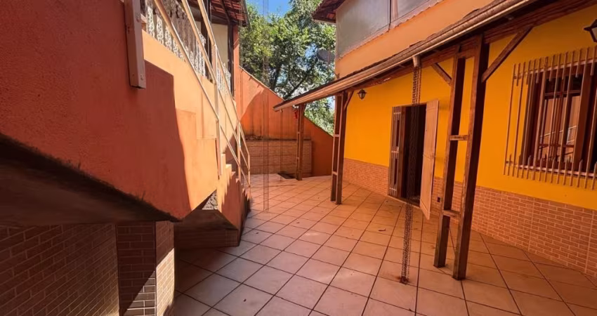 Excelente casa no Condomínio Tiguera