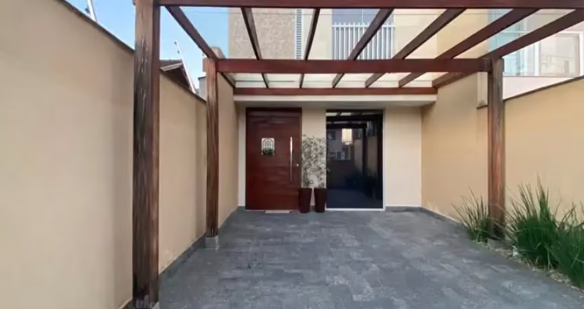 Sobrado Geminado , em ótima localização e e oportunidade otima , aceita  imovel de menor valor em joinville ou praia 50% e restante em dinheiro ou financiamento