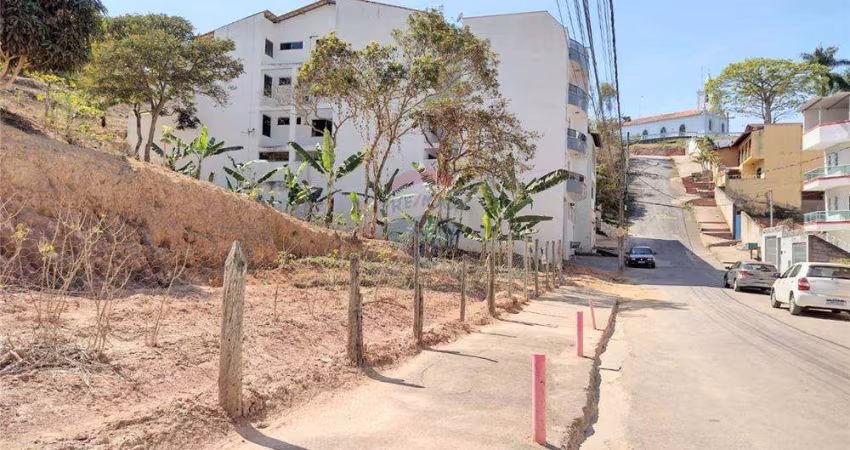 OPORTUNIDADE TERRENO Á VENDA NO BAIRRO CAMPO ALEGRE !