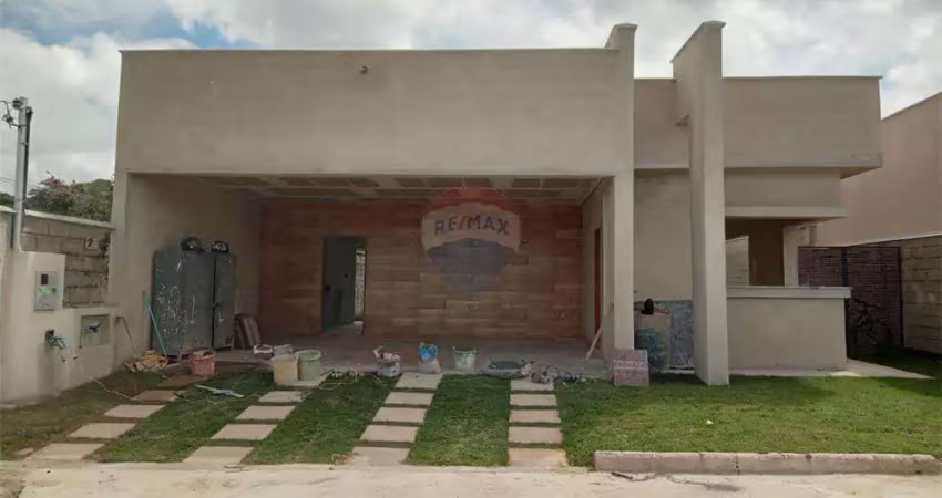 Oportunidade casa á venda no bairro tiradentes em conselheiro lafaiete mg!