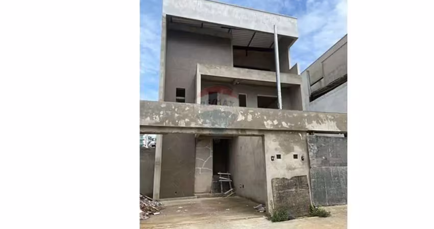 Casa à venda no Novo Horizonte, Conselheiro Lafaiete 