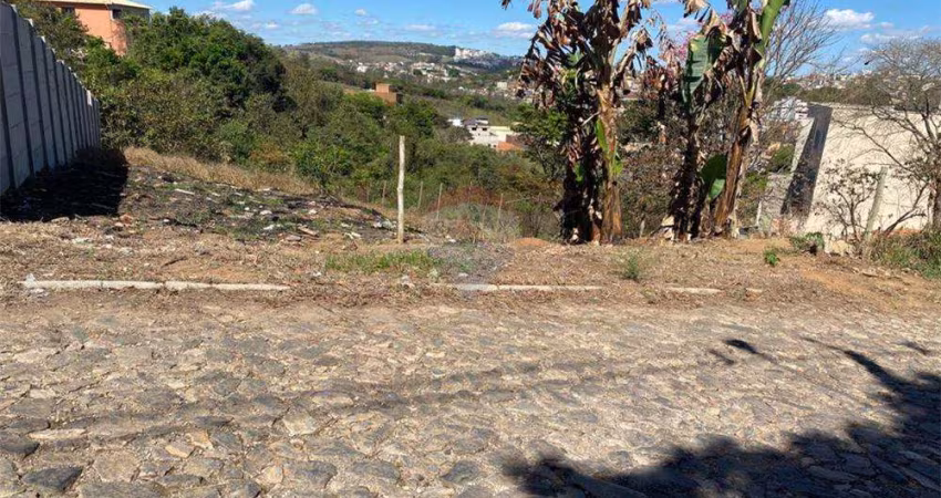 Terreno na Morada do Sol: Seu Futuro Lar Perfeito!