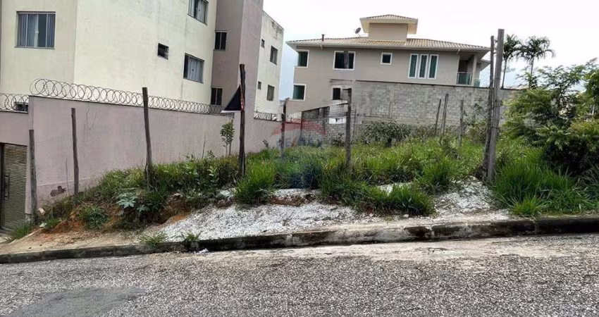 Lote com 250m² no bairro Belvedere