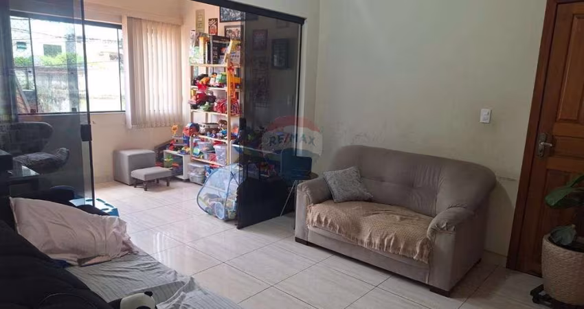 OPORTUNIDADE CASA Á VENDA COM DUAS MORADIAS NO BAIRRO QUELUZ   !