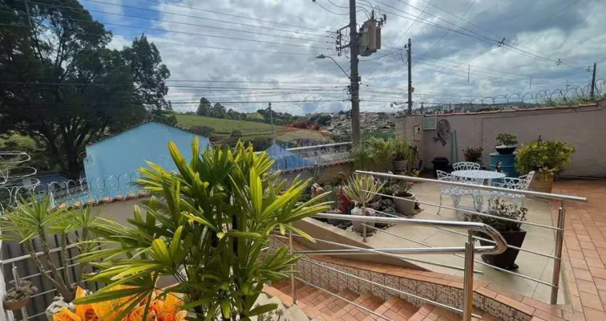 Casa com ótima localização no bairro Museu!
