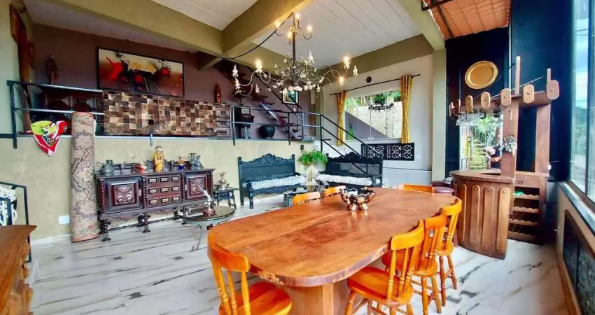 Casa à venda, 266 m² por R$ 900.000,00 - Parque do Ingá - Teresópolis/RJ