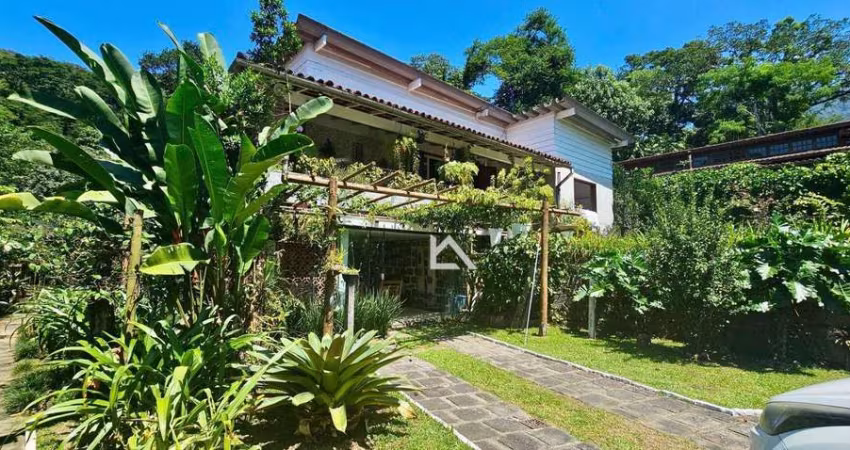 Casa com 3 dormitórios à venda, 320 m² por R$ 850.000,00 - Guapimirim - Guapimirim/RJ