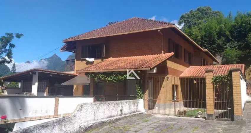 Casa com 3 dormitórios à venda, 350 m² por R$ 750.000 - Araras - Teresópolis/RJ