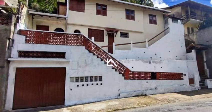 Casa com 3 dormitórios à venda, 72 m² por R$ 380.000,00 - Bom Retiro - Teresópolis/RJ