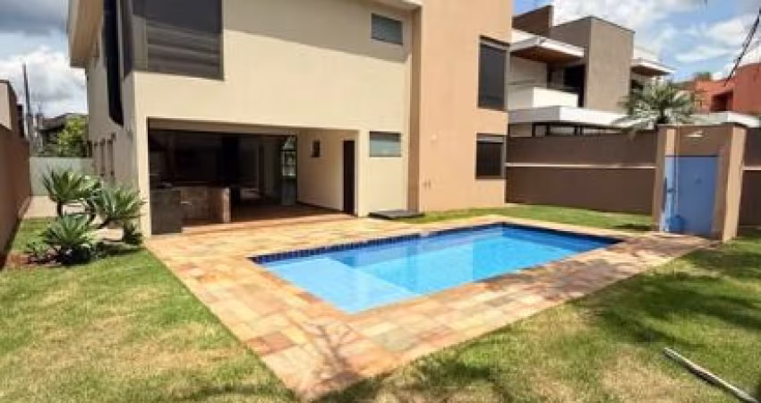 Linda casa moderna disponível para locação em condomínio fechado.