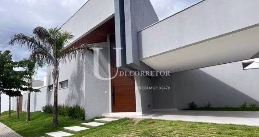 Laranjeiras - Excelente Casa Alto Padrão 3/4 com Super Closet - 1889Udi