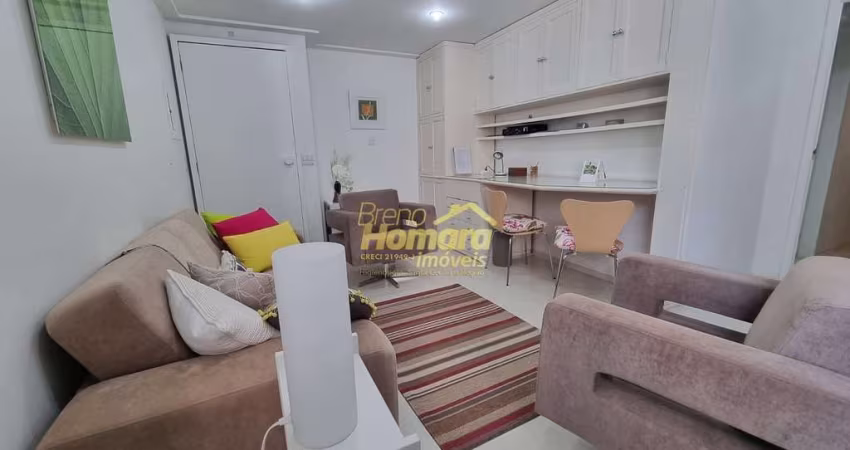 Conjunto Comercial Mobiliado com vaga  , em um excelente Prédio em Movimentada Avenida .