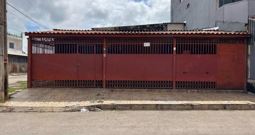 Casas 3 e 4 Quartos para Venda em Brasília, recanto das emas, 3 dormitórios, 1 suíte, 2 banheiros, 3 vagas