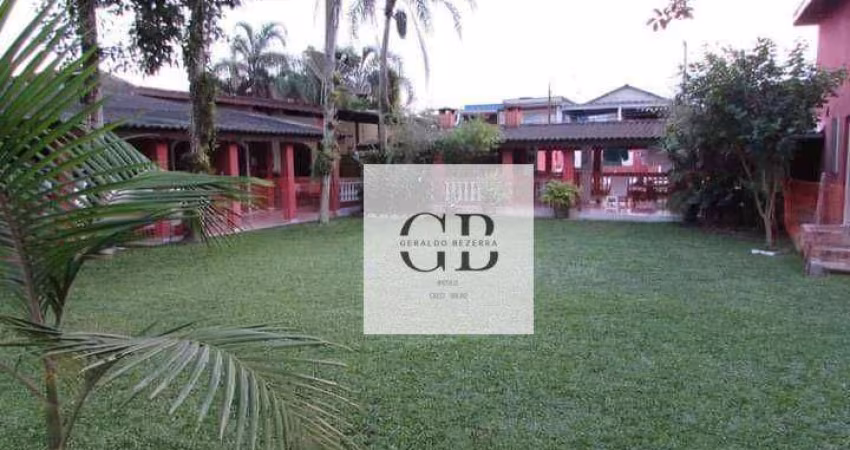 Casa com 3 dormitórios à venda por R$ 420.000 - Jussara - Mongaguá/SP