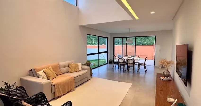 Casa Impecável - Alphaville 2 - PE