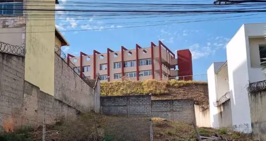 Terreno à venda no Cabral, Contagem 