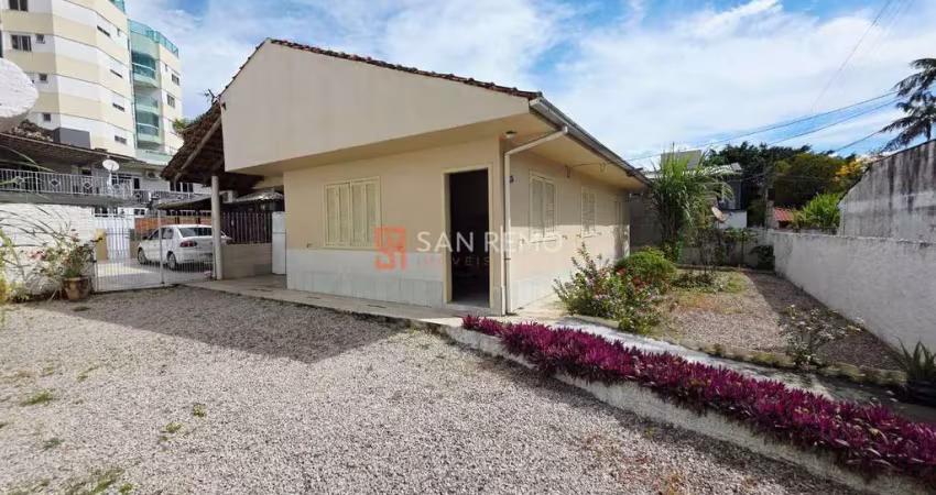 Casa com 3 quartos para alugar na Servidão José Amaro Ouriques, 153, Abraão, Florianópolis