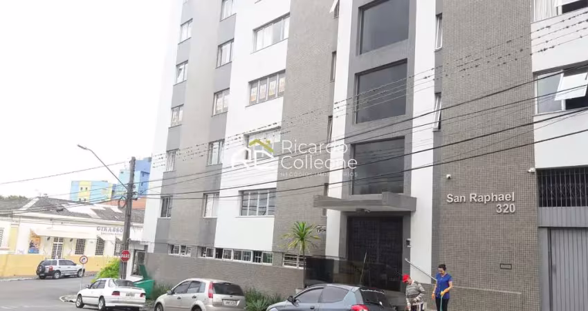Apartamento padrão no centro, face norte, 150m2, 03 quartos, 02 vagas.
