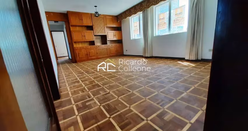 Apartamento padrão no centro, face norte, 150m2, 03 quartos, 02 vagas.