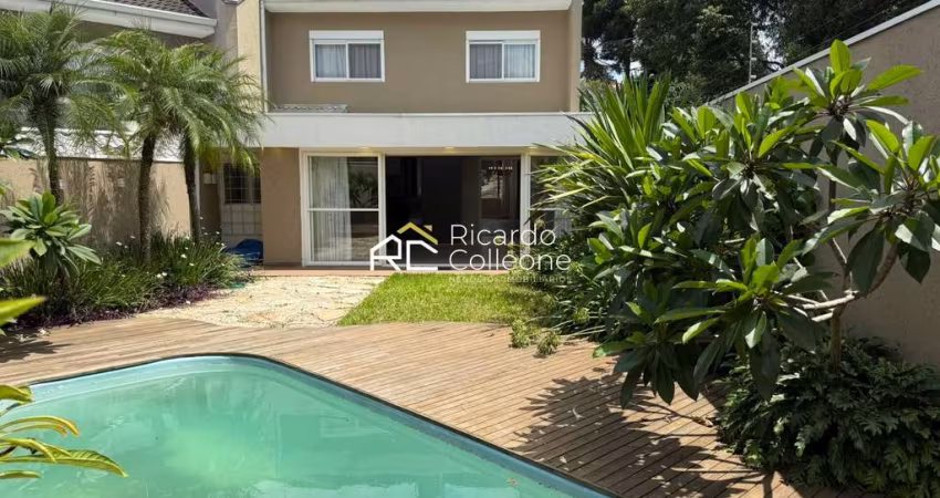 Casa Triplex Alto Padrão no Bairro Ecoville – 247m² Privativos