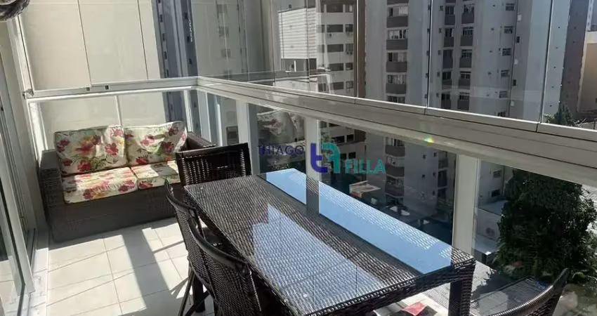 Apartamento com 3 quartos em condomínio clube