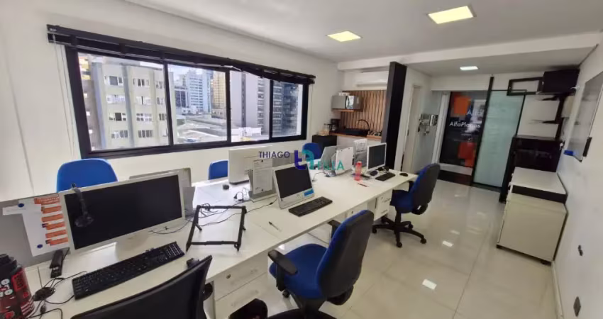Sala comercial com 2 salas à venda na Rua Comendador Macedo, 62, Centro, Curitiba