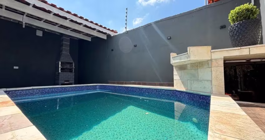 CASA BOA, BONITA E QUASE DE GRAÇA! CORRE QUE PASSA!