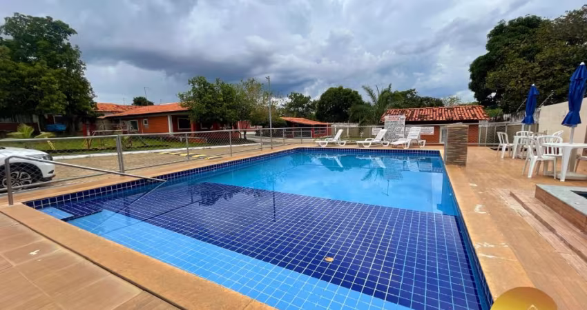 Ótimo chalé em Caldas Novas, mobiliado, 3/4, 2 suites, ar condicionado, em condomínio com área de lazer.