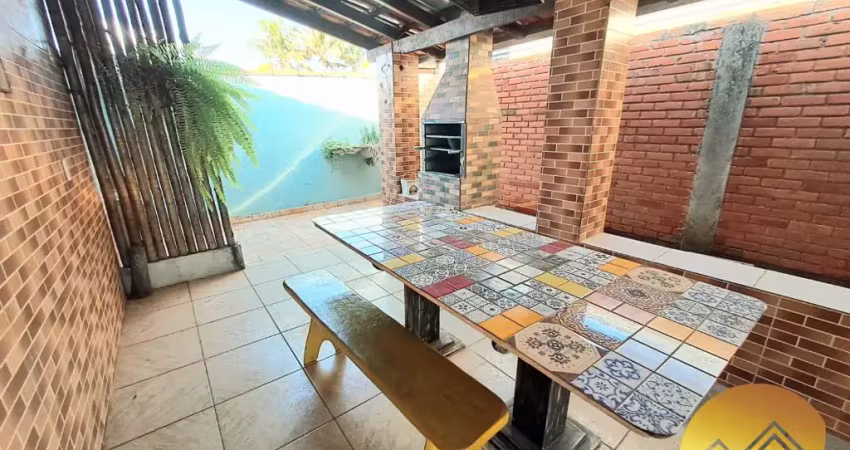 Chalé com 3 quartos e área gourmet – conforto e praticidade todo na laje!