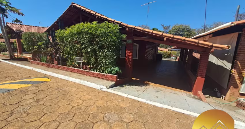 Chalé muito barato em caldas novas com 2 quartos, 1 banheiro, varanda e espaço nos fundos
