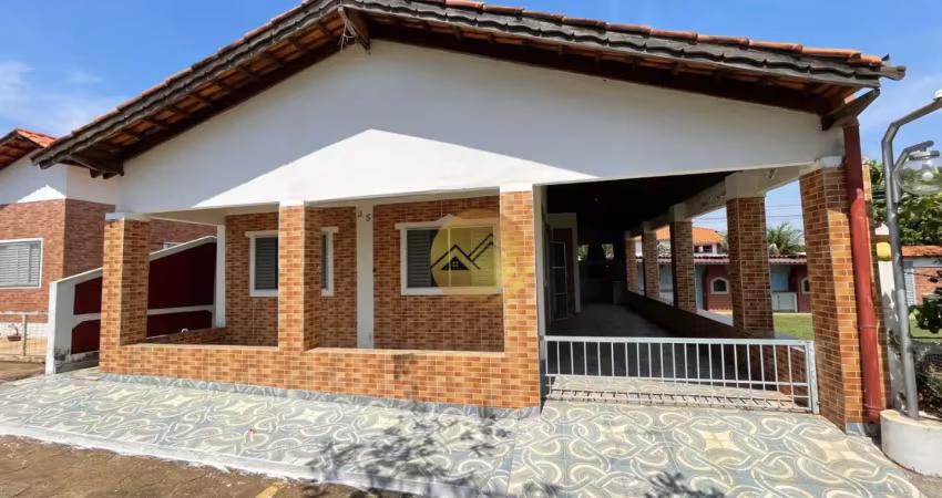 Chalé em condomínio fechado com 3 quartos, 2 suítes, churrasqueira, laje