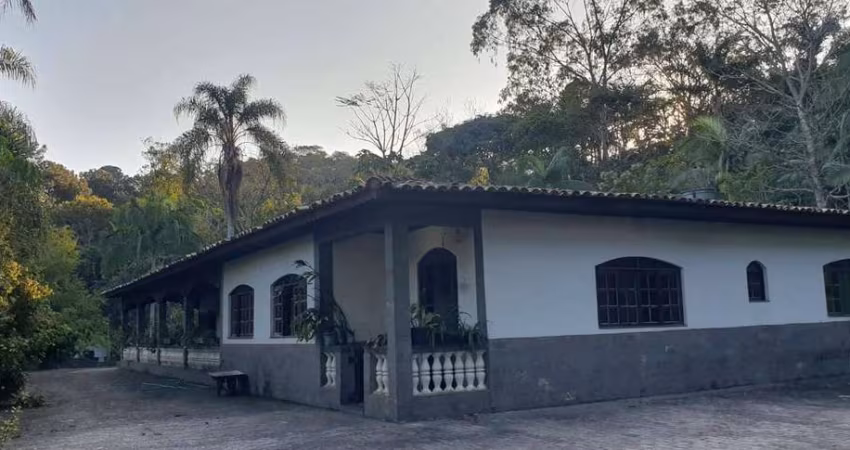 Chácara para venda com 7000m² e 10 vagas em Arujá