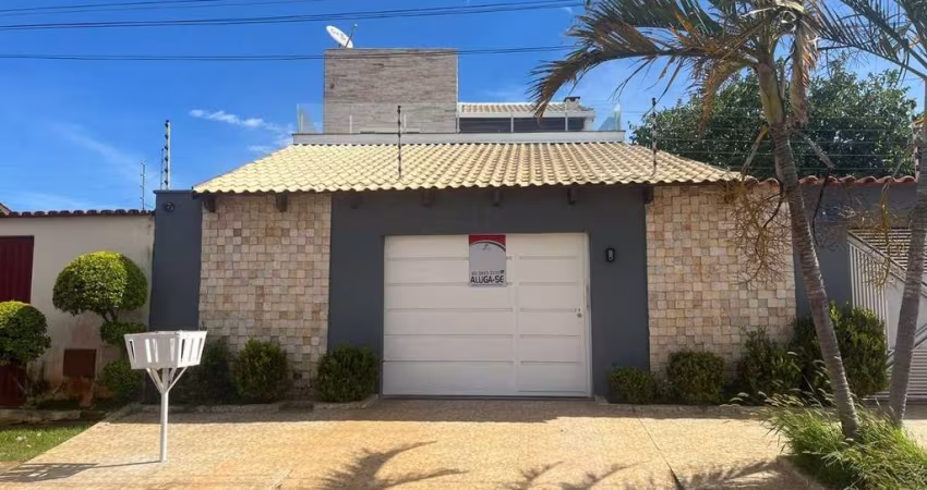 Casa com 3 quartos para alugar na 6, 100, Lourdes, Anápolis