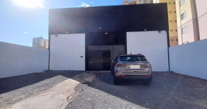 Sala comercial com 10 salas para alugar na Manelico Crispim, 363, Jundiaí, Anápolis