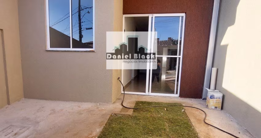 Casa de 3 Quartos com Área Privativa no Bairro Imperial - Santa Luzia, MG