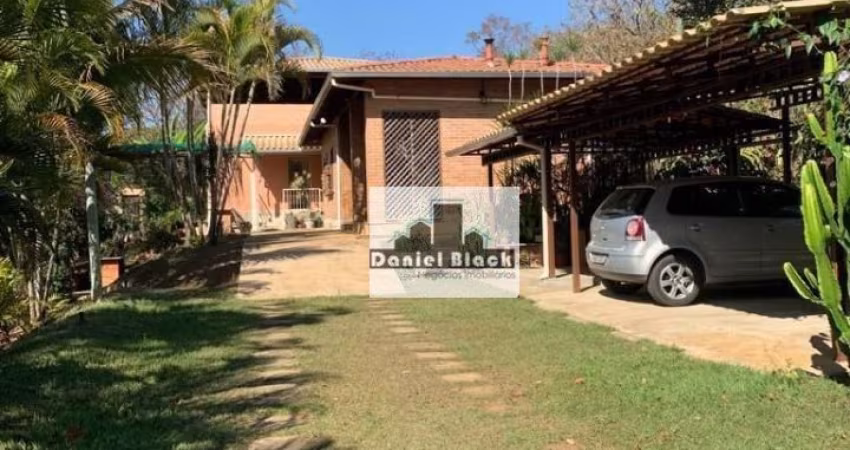 Sítio de 3 Quartos com Área Gourmet e Pomar - Centro, Confins