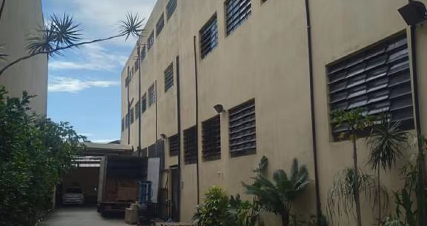 Prédio Comercial de Alto Padrão na Barra Funda, São Paulo-SP: 6 Salas, 7 Banheiros, 5 Vagas de Garagem, 1.500m² de Área.
