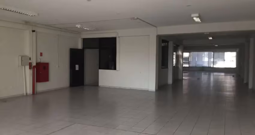Prédio comercial para locação, com 550m² de área total na casa verde