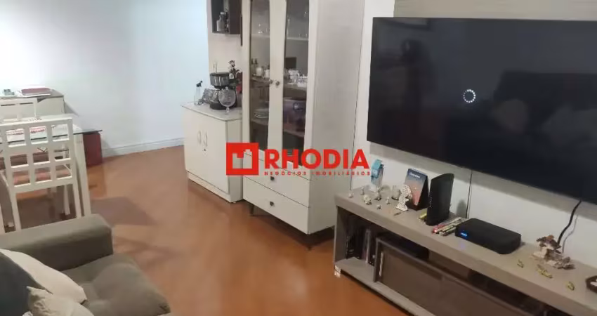 Apartamento de 2 dormitórios sendo 1 suíte, 56m², ótimo estado, localização estratégica santa teresinha, ideal para morar/investir