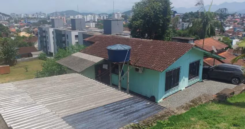 Terreno à venda no Iririú, Joinville 