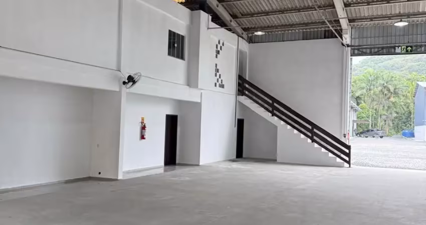 Barracão / Galpão / Depósito com 3 salas para alugar na Vila Nova, Joinville 