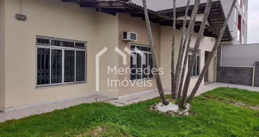 Casa à venda, 2 suítes + 4 quartos , 310 m² por R$ 1.250.000 - Dom Bosco - Itajaí/SC