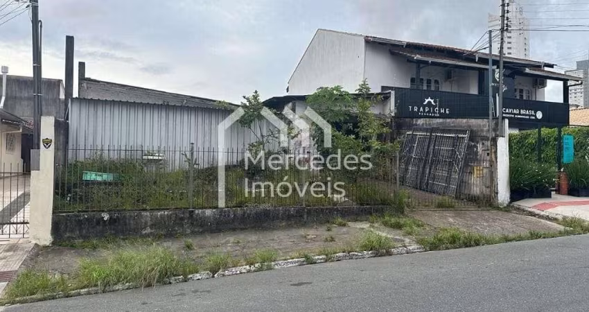 Terreno à venda, 300 m² por R$ 900.000,00 - Fazenda - Itajaí/SC