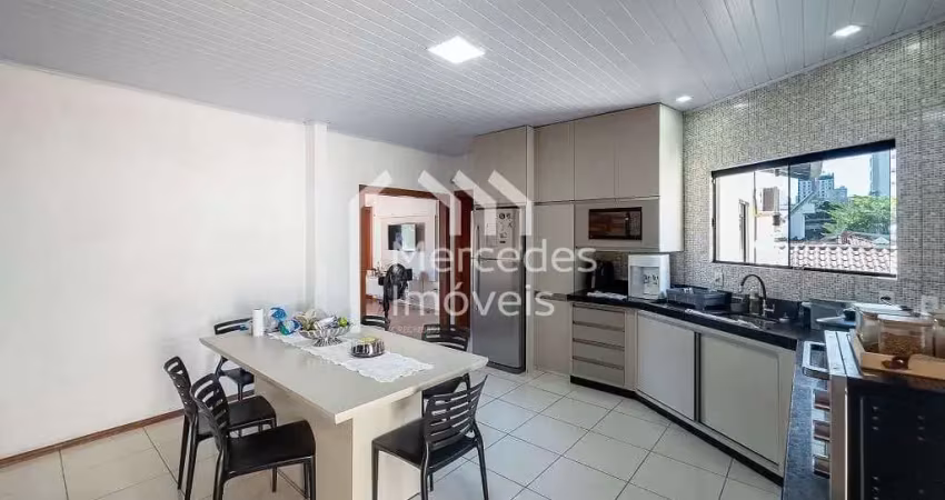 Casa com 3 dormitórios à venda, 300 m² por r$ 1.700.000,00 - centro - itajaí/sc